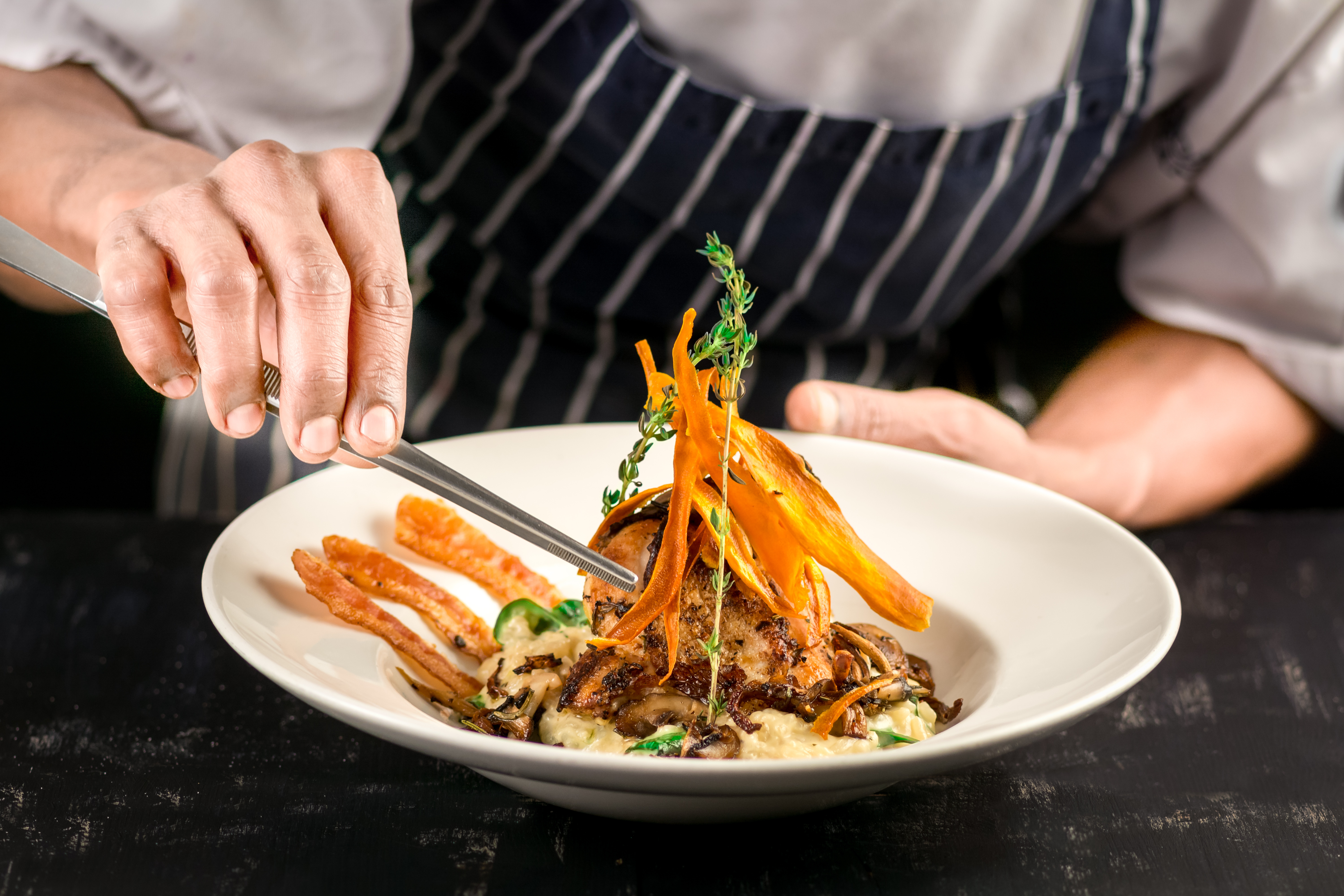 Porträt des Koches mit Leidenschaft